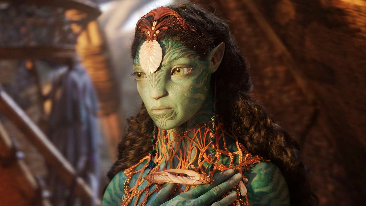 Kate Winslet como Ronal en Avatar: El camino del agua (2022).